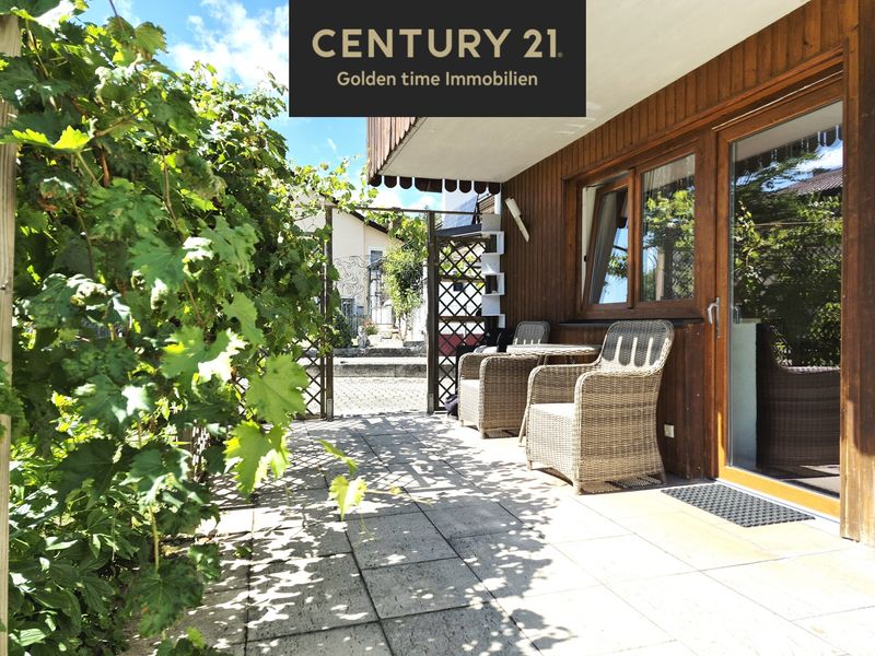 ***Attraktive 3,5-Zimmer-Terrassenwohnung mit Gemeinschaftsgarten und Garage***
